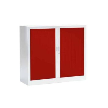 Armoire basse a rideaux rouge