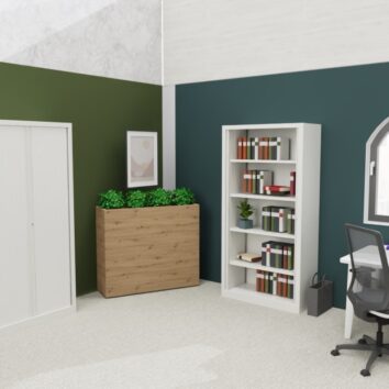 Armoire à rideaux blanche SÉRIE PLUS H198 L100 dans un bureau moderne, avec une bibliothèque et un bureau près de la fenêtre.