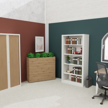 Armoire avec rideaux SÉRIE PLUS en blanc neige et chêne clair, H198 L100, dans un bureau moderne avec étagères et chaise de bureau.