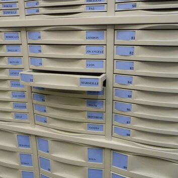 Présentation d'un classement par tiroirs à double indexation