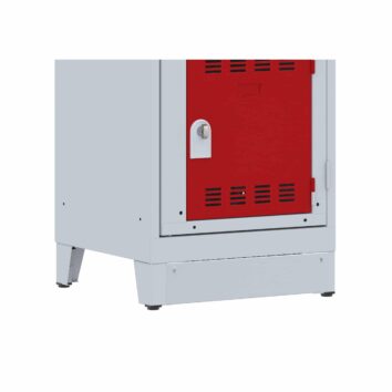 Plinthe de façade pour vestiaire multicases, design robuste et moderne, modèle visitable à 1 colonne.