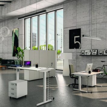 Bureau droit assis debout électrique, L140 cm, ligne Healthet, ambiance moderne.