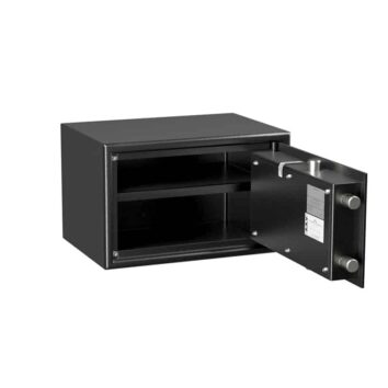 Petit coffre-fort anti-effraction HT 15 ouvert, couleur noire, avec deux étagères intérieures pour le stockage sécurisé.