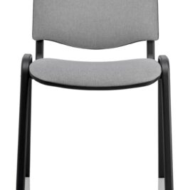 Chaise empilable de bureau ISO avec dossier et assise rembourrés, structure noire robuste.