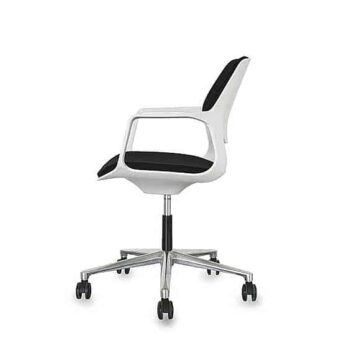 Chaise visiteur PRO SATELLIT blanche et noire avec roulettes, design moderne.