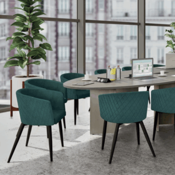 Chauffeuse accueil ou réunion Emira Lounge - ambiance