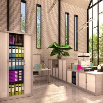 Armoire à rideaux pour archives et dossiers suspendus, dimensions variées, dans un bureau moderne.