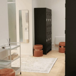 Vestiaire multicases gamme PREMIUM, 3 colonnes, 2 casiers par colonne, avec paroi de séparation propre/sale.