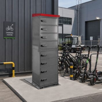 Armoire de charge extérieure pour BATTERIES LITHIUM - Haute 8 compartiments sécurisés avec prises et verrou à code - TRIONYX