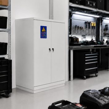 Armoire de sécurité anti-feu pour BATTERIES LITHIUM 90 MIN - 10 compartiments individuels à clé avec 2 extincteurs automatiques - TRIONYX