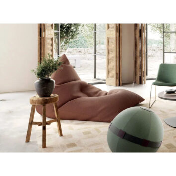 Grand pouf de sol Snooz Harmony rectangulaire coloris terracotta dans un espace détente d'entreprise